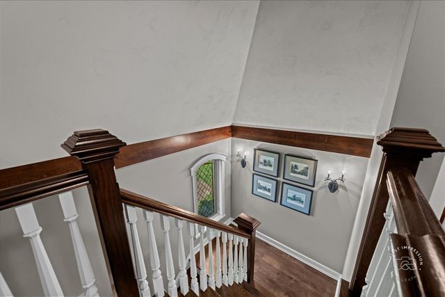 36W442 Hunters Gate Road, St. Charles, IL 60175