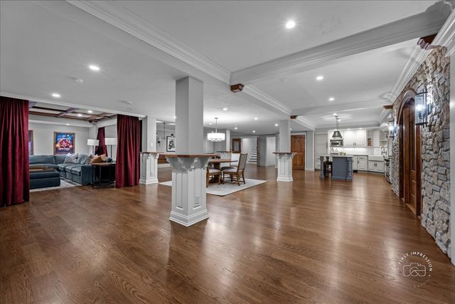 36W442 Hunters Gate Road, St. Charles, IL 60175