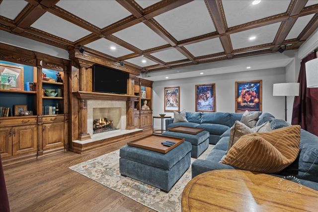 36W442 Hunters Gate Road, St. Charles, IL 60175