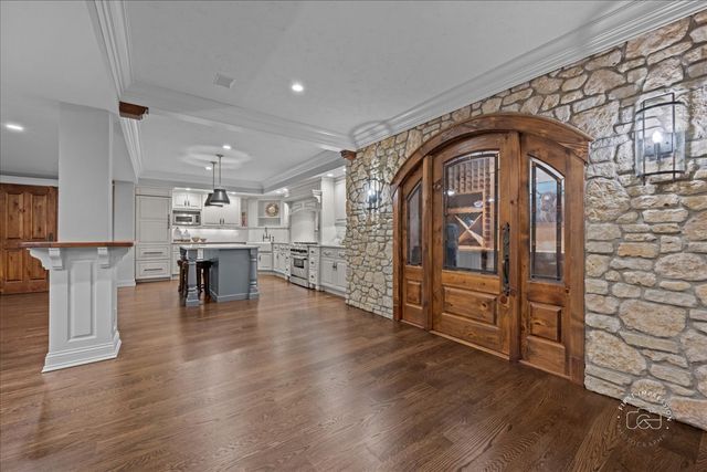 36W442 Hunters Gate Road, St. Charles, IL 60175