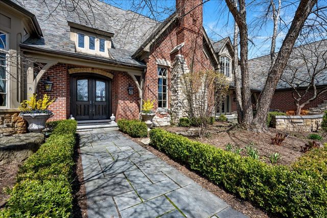 36W442 Hunters Gate Road, St. Charles, IL 60175