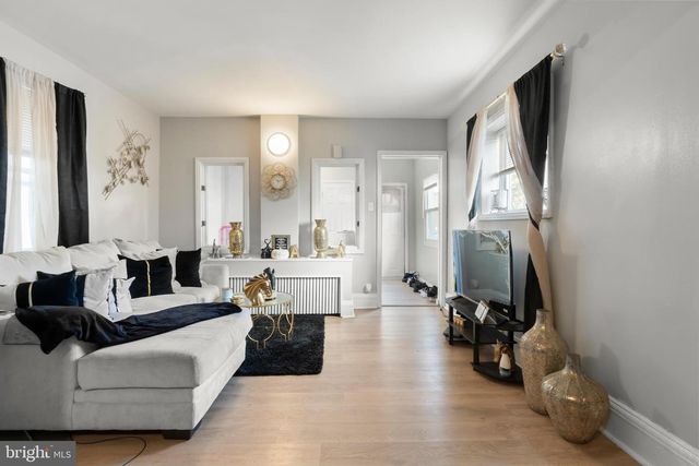 305 BROADWAY, Westville, NJ 08093