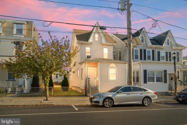 305 BROADWAY, Westville, NJ 08093