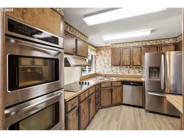 1199 N TERRY St 228, Eugene, OR 97402