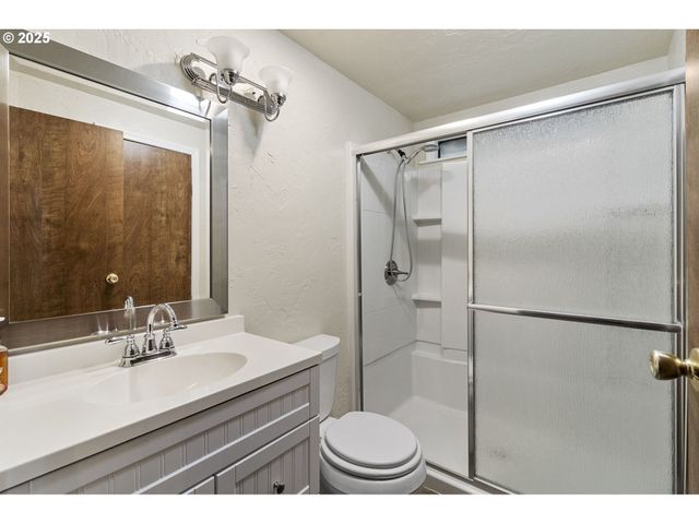 1199 N TERRY St 228, Eugene, OR 97402