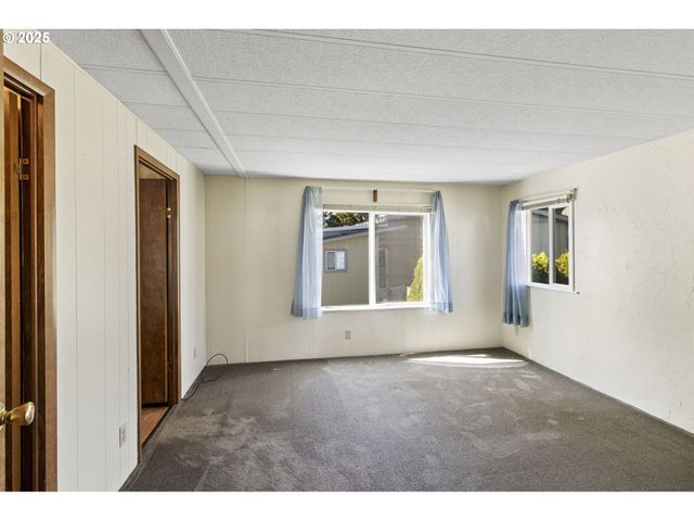 1199 N TERRY St 228, Eugene, OR 97402