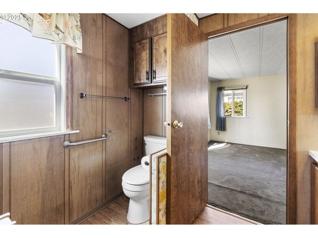 1199 N TERRY St 228, Eugene, OR 97402