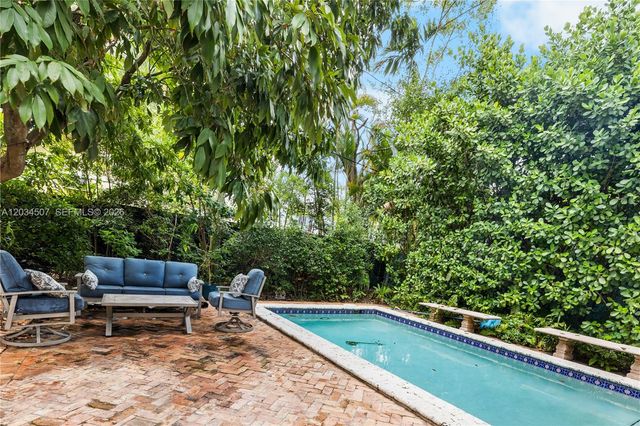 1511 SW 13th St, Miami, FL 33145