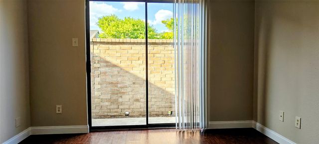 8413 Sands Point Dr Drive, Houston, TX 77036