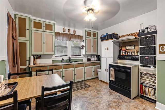 1702 Altoona Avenue, Eau Claire, WI 54701