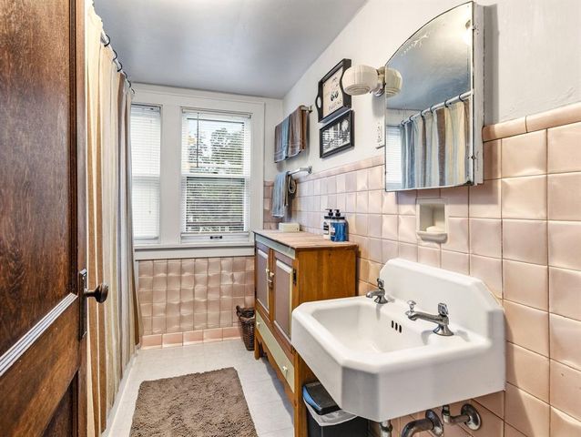1702 Altoona Avenue, Eau Claire, WI 54701