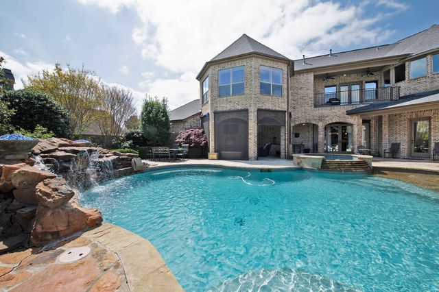 100 Manor Drive, Heath, TX 75032