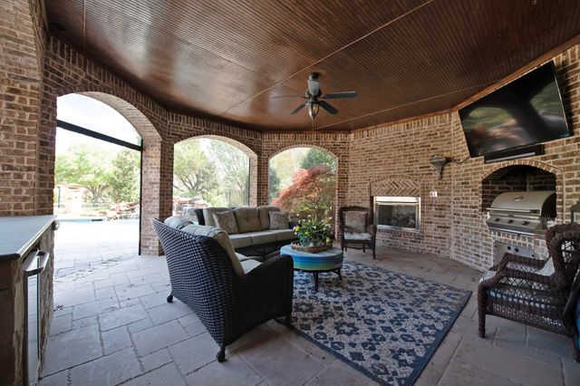 100 Manor Drive, Heath, TX 75032