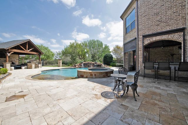 100 Manor Drive, Heath, TX 75032