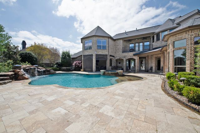 100 Manor Drive, Heath, TX 75032