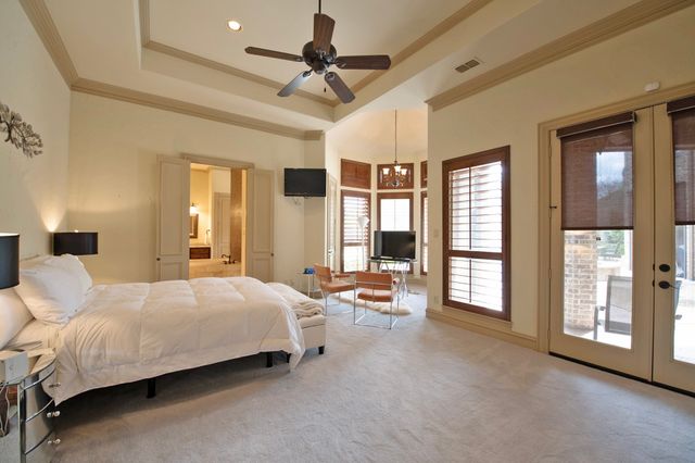 100 Manor Drive, Heath, TX 75032