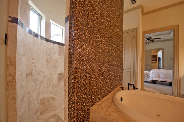 100 Manor Drive, Heath, TX 75032