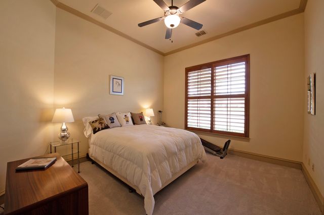 100 Manor Drive, Heath, TX 75032