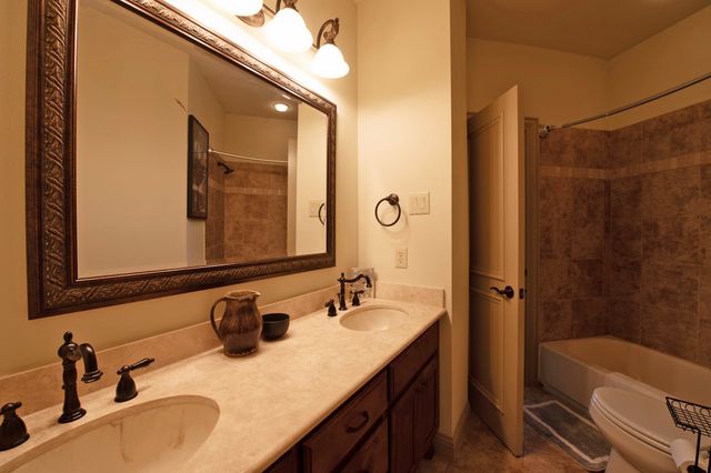 100 Manor Drive, Heath, TX 75032