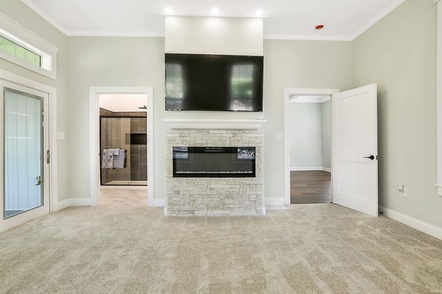 2601 Mesker Park Drive, Evansville, IN 47720