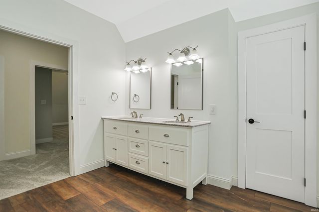 2601 Mesker Park Drive, Evansville, IN 47720