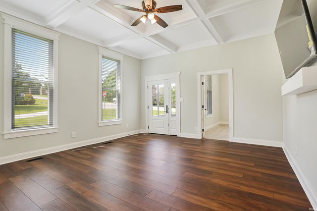2601 Mesker Park Drive, Evansville, IN 47720