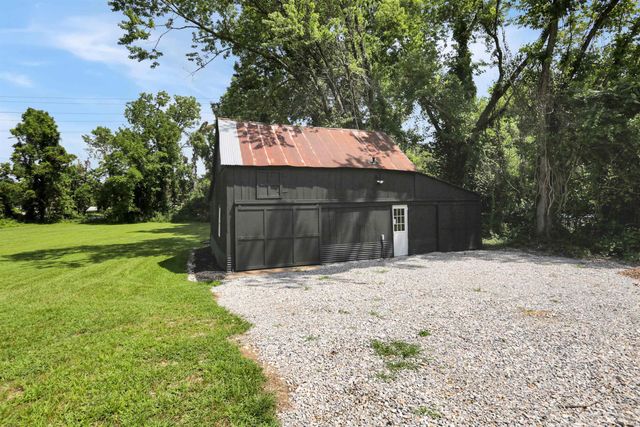 2601 Mesker Park Drive, Evansville, IN 47720