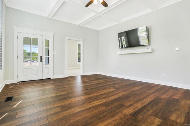 2601 Mesker Park Drive, Evansville, IN 47720