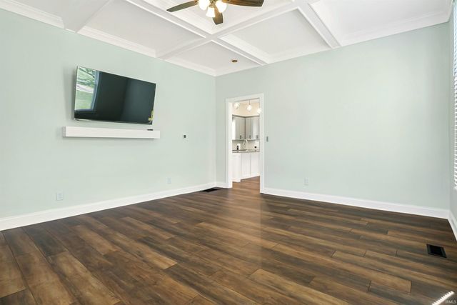 2601 Mesker Park Drive, Evansville, IN 47720