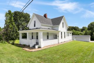 2601 Mesker Park Drive, Evansville, IN 47720