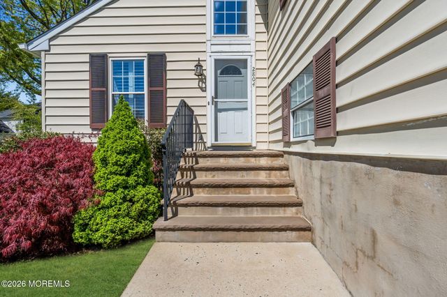 2804 Ashford Court, Middletown, NJ 07748