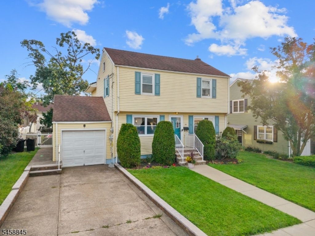 29 Larkspur Ln, Clifton City, NJ 07013 — photo 2