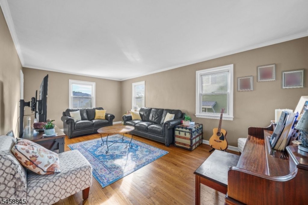 29 Larkspur Ln, Clifton City, NJ 07013 — photo 4