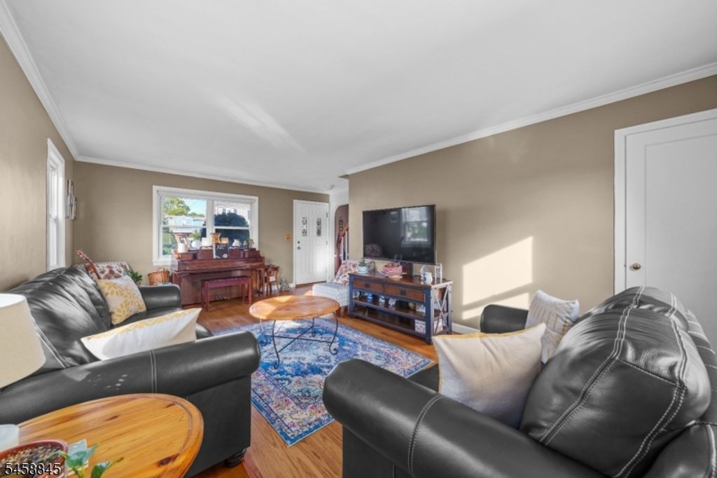 29 Larkspur Ln, Clifton City, NJ 07013 — photo 5
