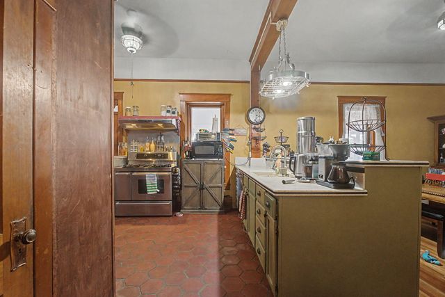 9742 4th Street NW, Albuquerque, NM 87114