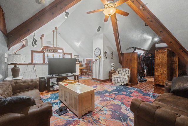 9742 4th Street NW, Albuquerque, NM 87114