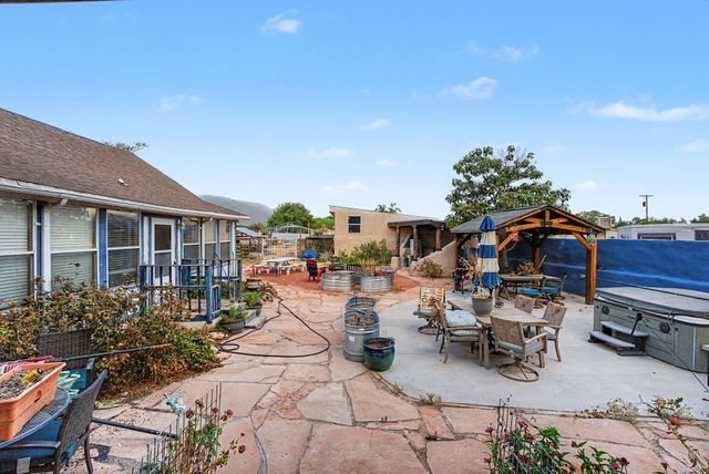 9742 4th Street NW, Albuquerque, NM 87114
