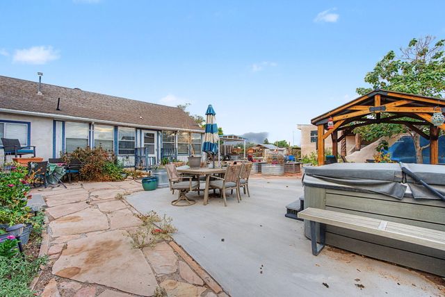 9742 4th Street NW, Albuquerque, NM 87114