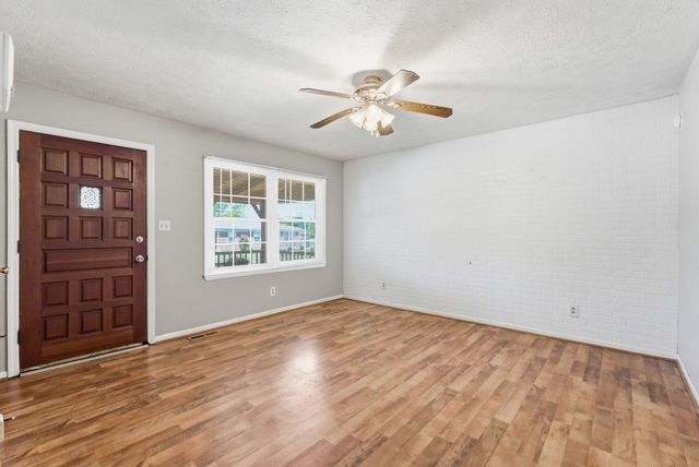 121 Rolling Acres Drive, Nicholasville, KY 40356