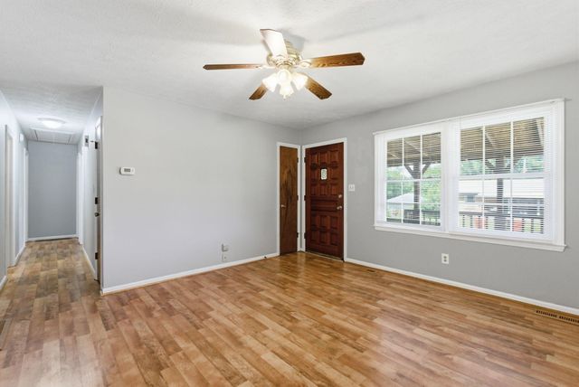 121 Rolling Acres Drive, Nicholasville, KY 40356
