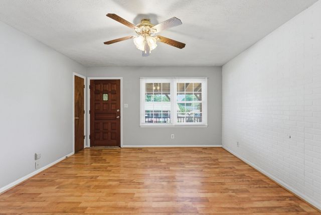 121 Rolling Acres Drive, Nicholasville, KY 40356