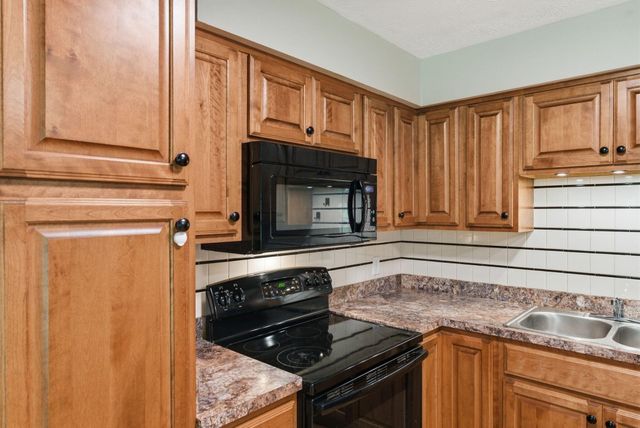 121 Rolling Acres Drive, Nicholasville, KY 40356