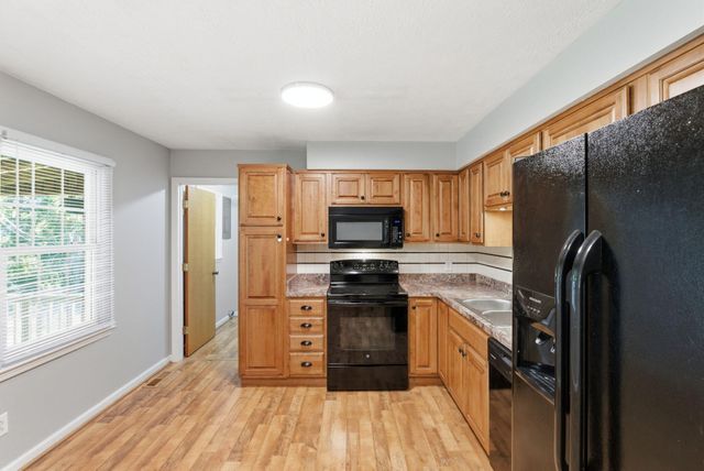 121 Rolling Acres Drive, Nicholasville, KY 40356