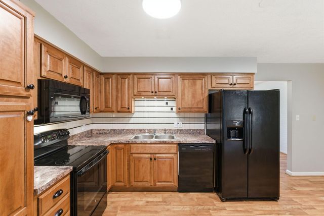 121 Rolling Acres Drive, Nicholasville, KY 40356