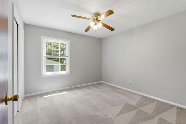 121 Rolling Acres Drive, Nicholasville, KY 40356