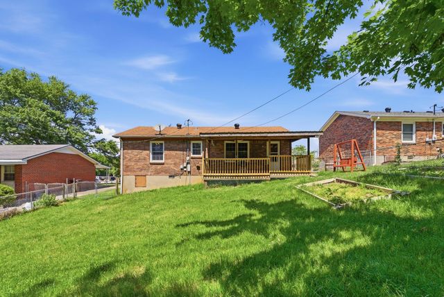 121 Rolling Acres Drive, Nicholasville, KY 40356