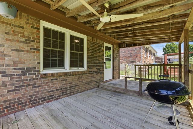121 Rolling Acres Drive, Nicholasville, KY 40356