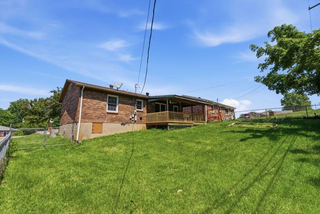 121 Rolling Acres Drive, Nicholasville, KY 40356