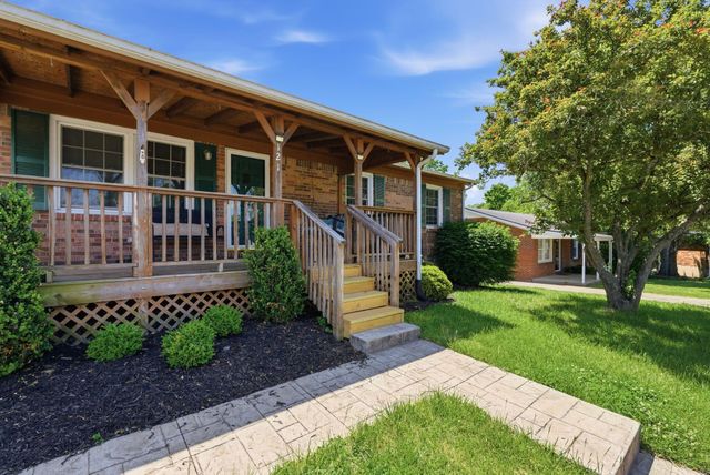 121 Rolling Acres Drive, Nicholasville, KY 40356