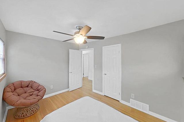 4911 Detroit Street, Dearborn Heights, MI 48125